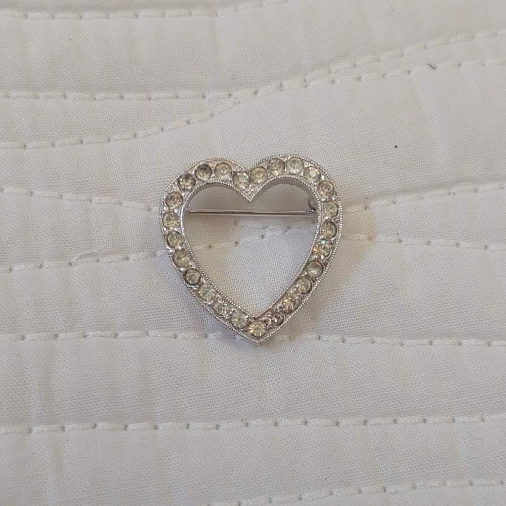 Cubic zirconia heart shaped pin